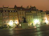 Przesiadka drugiej grupy - nocne zwiedzanie Warszawy - kliknij by zobaczyć powiększenie