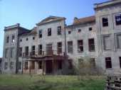 Ruiny pałacu w Warnicach - kliknij by zobaczyć powiększenie