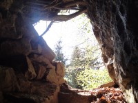 Jaskinia Radochowska - wyjście - zdjęcie ze Studenckiego Rajdu Górskiego „Provizora” 2011 - Góry Bardzkie, Góry Złote